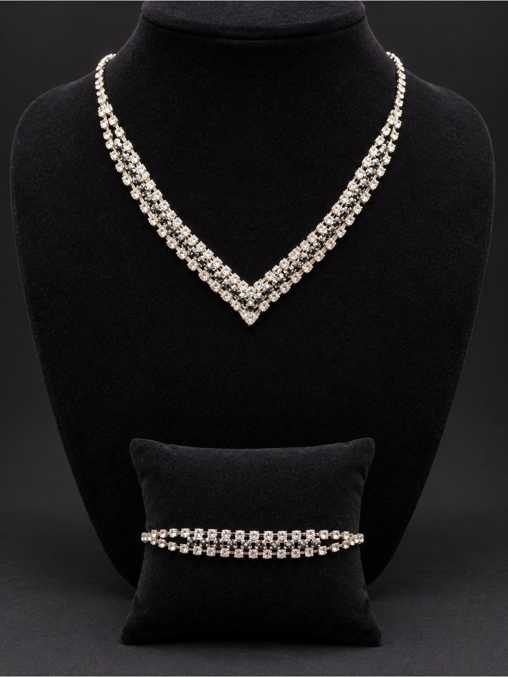 2 pcs Swarovski Crystal Elements Tone  V-Front Necklace and Bracelet Set